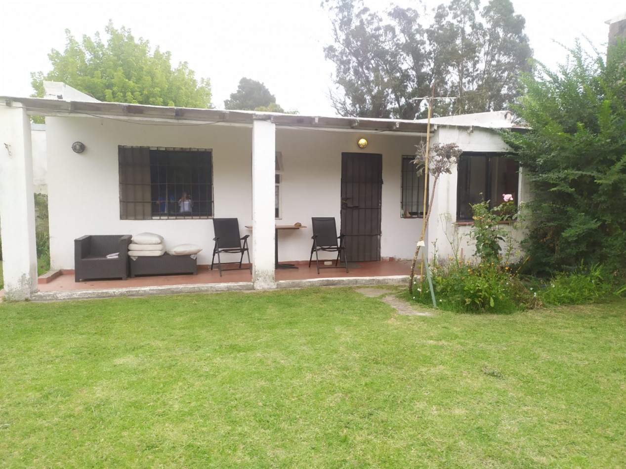 CASA DE 3 AMBIENTES + DEPARTAMENTO DE 2 AMBIENTES