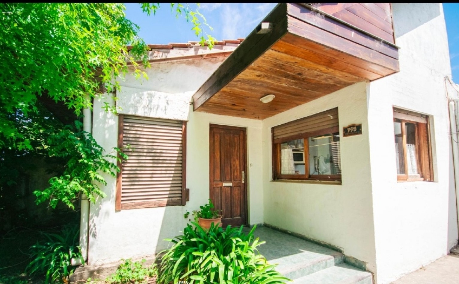 CASA DE 3 AMBIENTES + DEPARTAMENTO DE 2 AMBIENTES