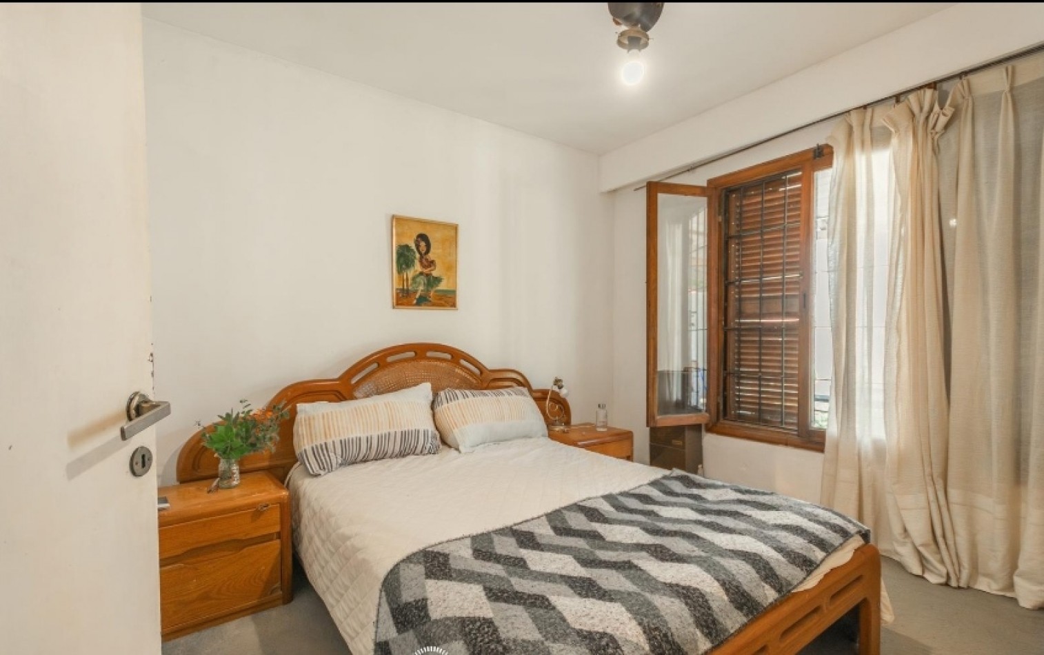 CASA DE 3 AMBIENTES + DEPARTAMENTO DE 2 AMBIENTES