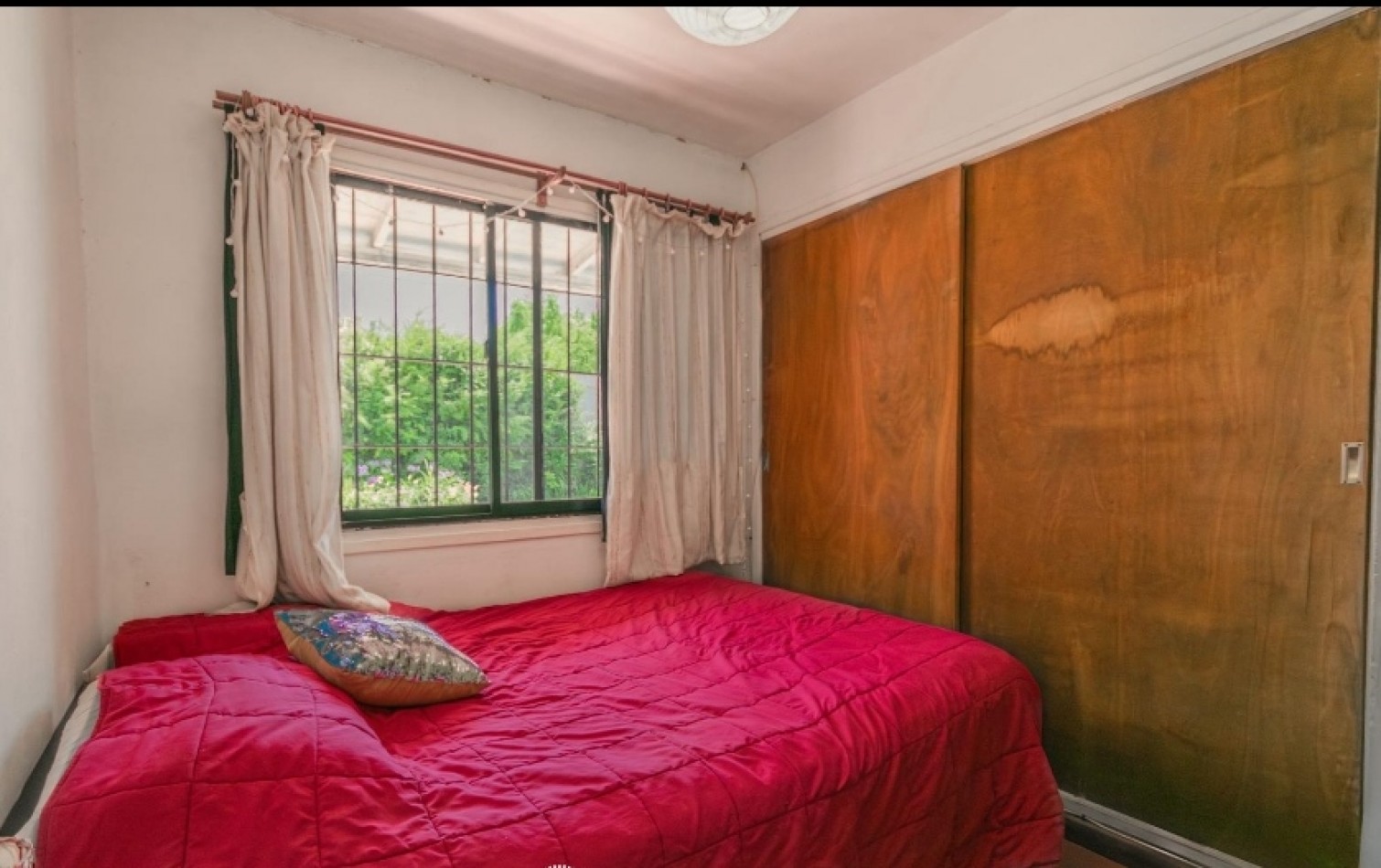 CASA DE 3 AMBIENTES + DEPARTAMENTO DE 2 AMBIENTES