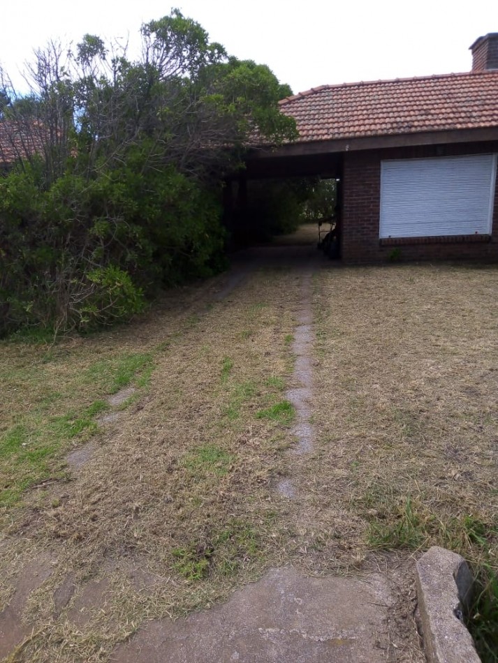 CASA EN VENTA A 100 METROS DEL MAR