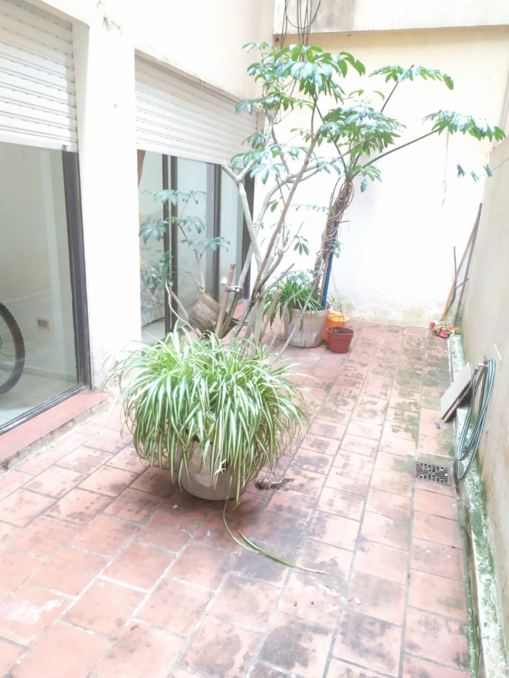 DEPARTAMENTO 3 AMBIENTES CON BALCON Y PATIO FRENTE AL ALDREY