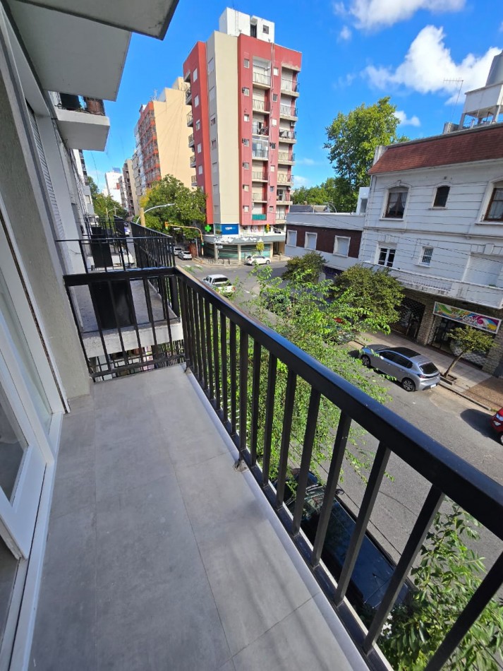 DOS AMBIENTES CON BALCON
