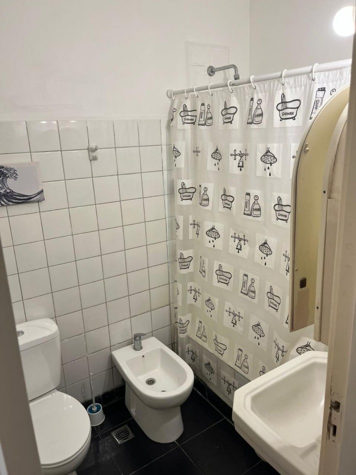 AMPLIO AMBIENTE DIVIDIDO A LA VENTA