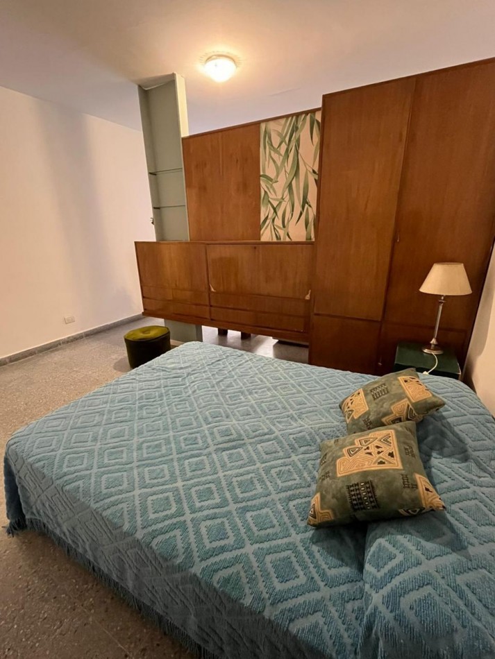 AMPLIO AMBIENTE DIVIDIDO A LA VENTA