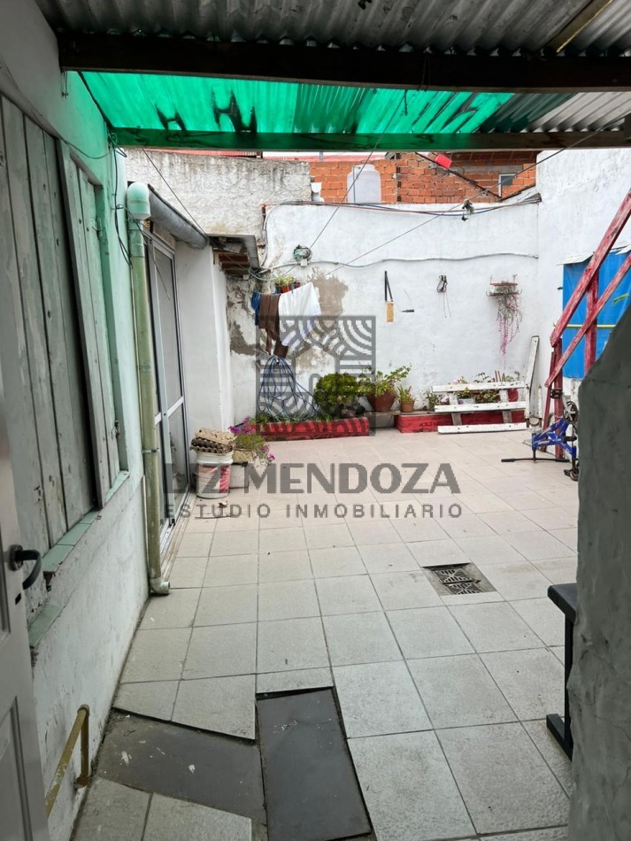 VENTA DE CASA 3 AMBIENTE CON DEPARTAMENTOS
