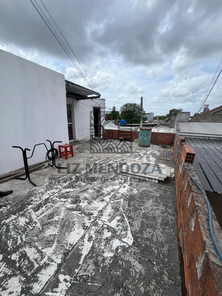 VENTA DE CASA 3 AMBIENTE CON DEPARTAMENTOS