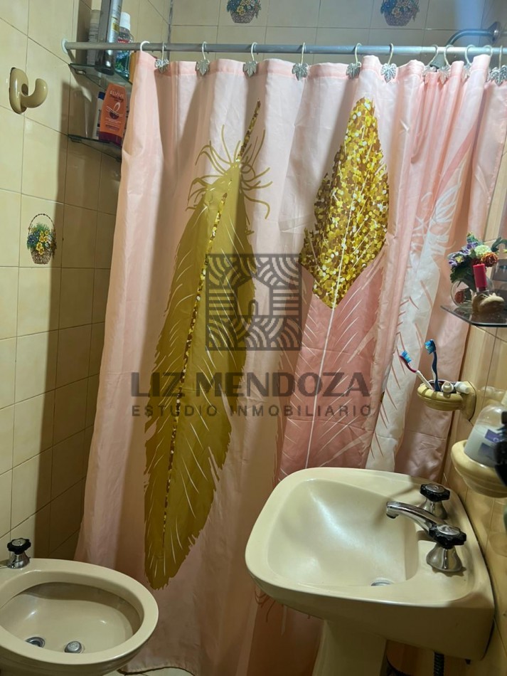 VENTA DE CASA 3 AMBIENTE CON DEPARTAMENTOS