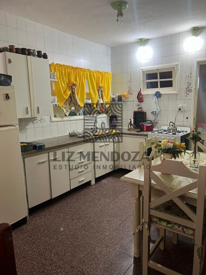 VENTA DE CASA 3 AMBIENTE CON DEPARTAMENTOS