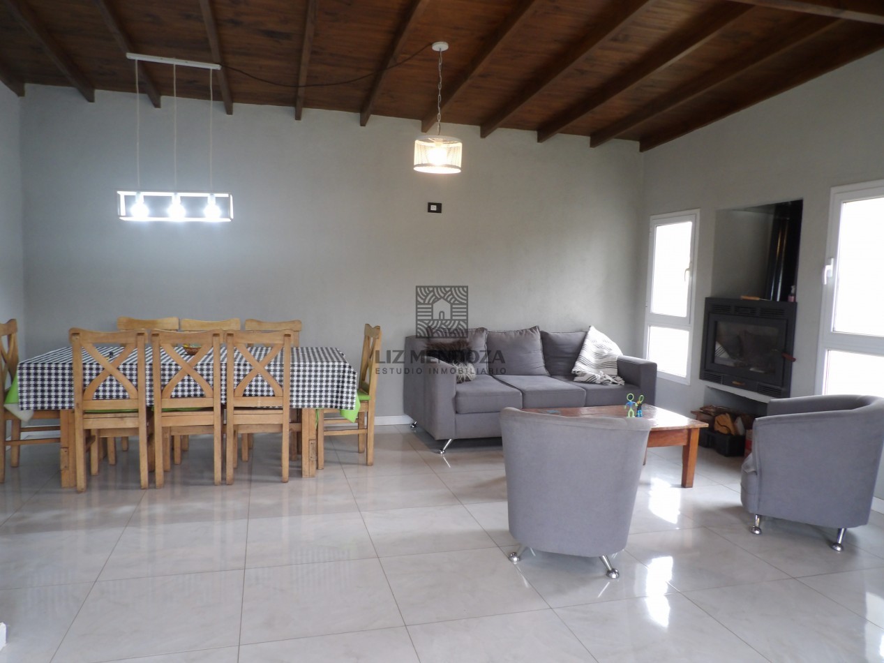 HERMOSA CASA A LA VENTA BARRIO LOS LOBOS