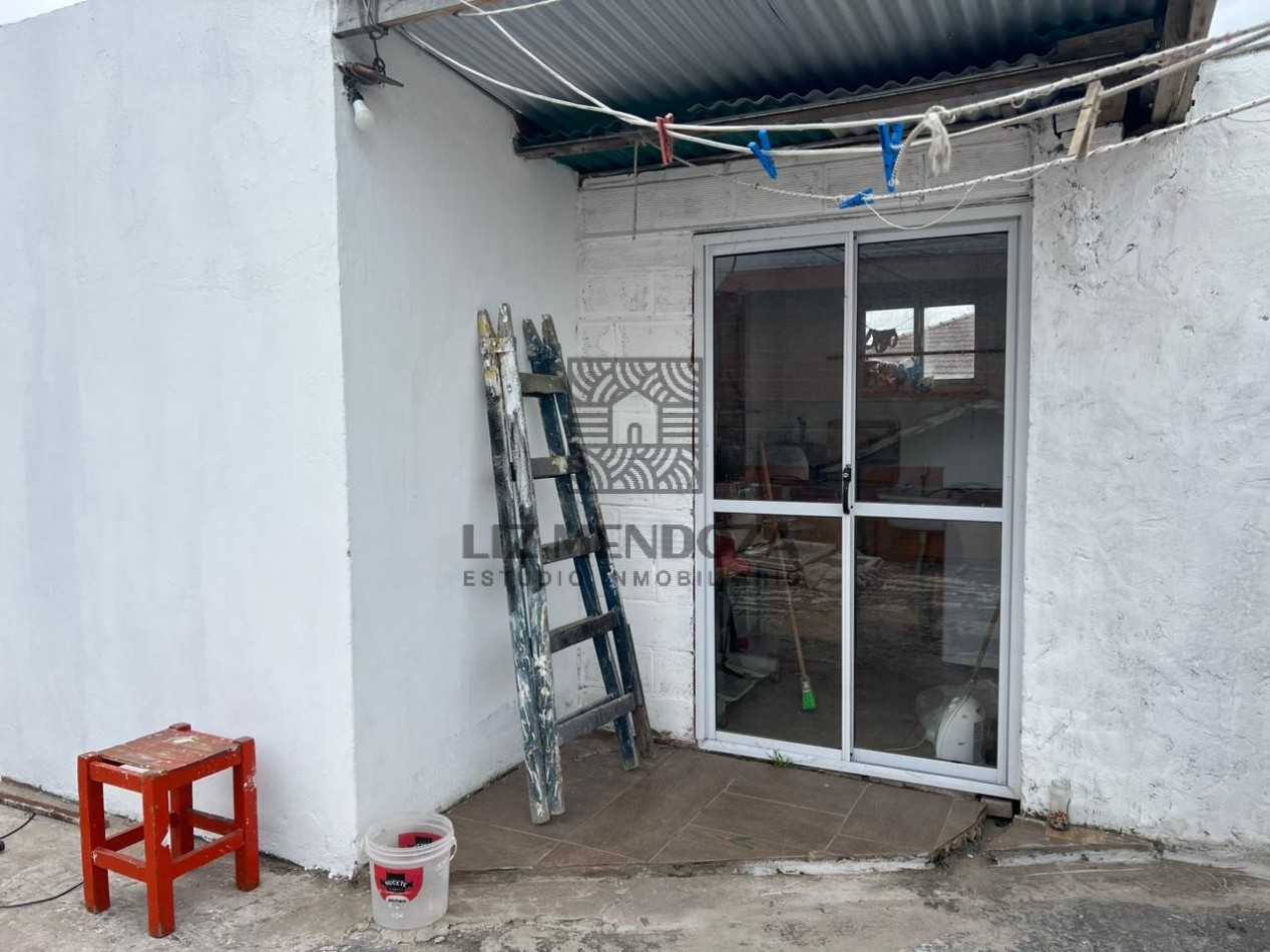 VENTA DE CASA 3 AMBIENTE CON DEPARTAMENTOS