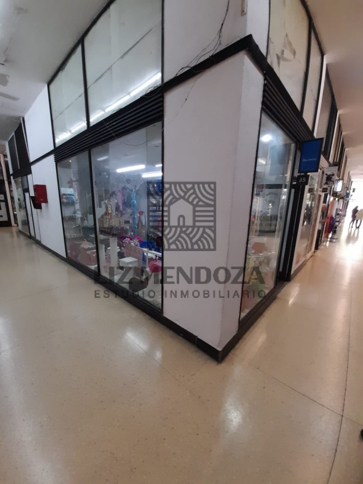 En venta local en Galeria Luro