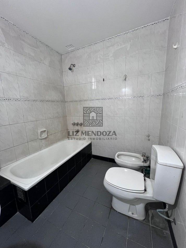 HERMOSO CHALET CUATRO AMBIENTES A LA VENTA ESCUCHA OFERTA