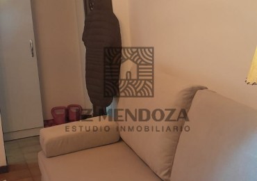Departamento de dos ambientes con patio propio
